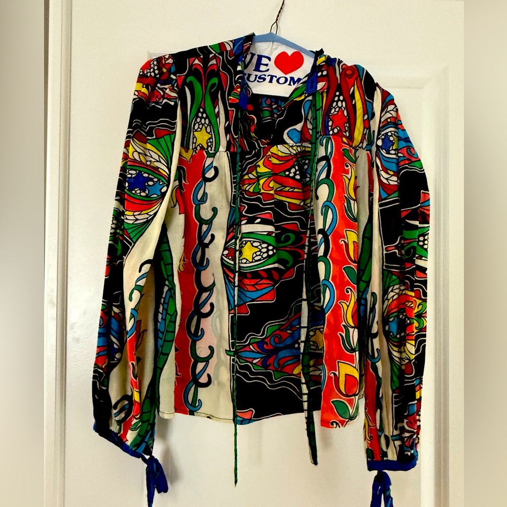 Super fun warm 3/4 length shirt